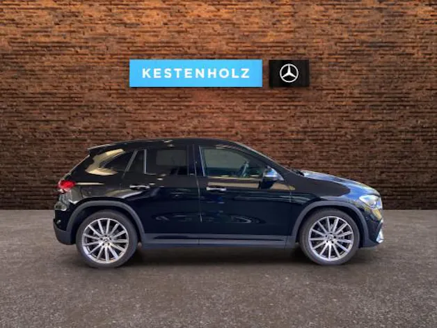 MERCEDES-BENZ GLA 220d AMG Line 4Matic