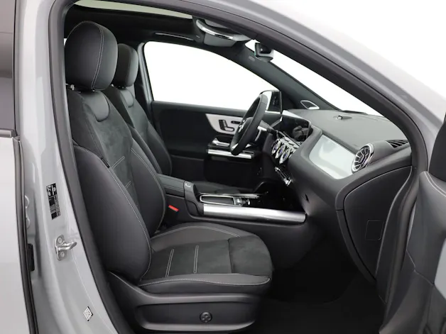 MERCEDES-BENZ GLA 220d 4Matic 8G-DCT