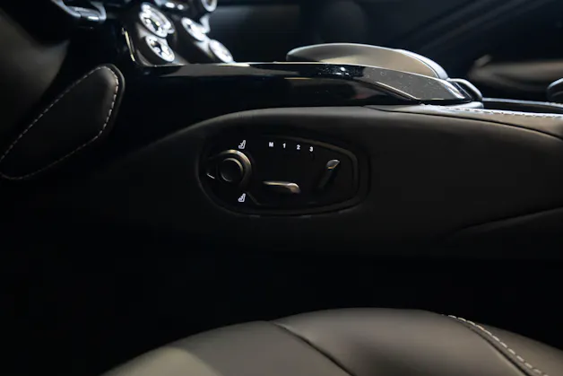 ASTON MARTIN V8 Vantage 4.0 Roadster