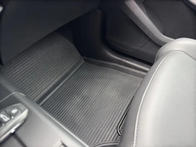PEUGEOT 5008 1.2 Hybrid e-DCS6 GT 7 Plätzer
