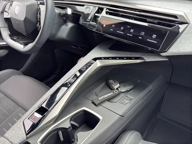 PEUGEOT 5008 1.2 Hybrid e-DCS6 GT 7 Plätzer