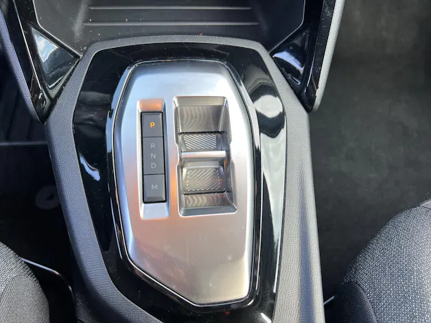 PEUGEOT 2008 1.2 Hybrid 145 Style