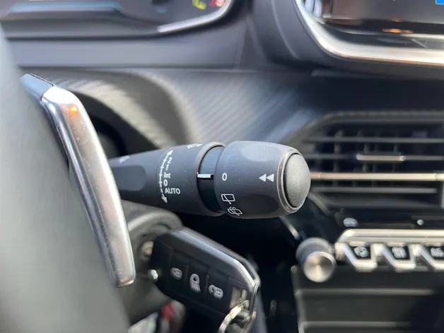 PEUGEOT 2008 1.2 Hybrid 145 Style