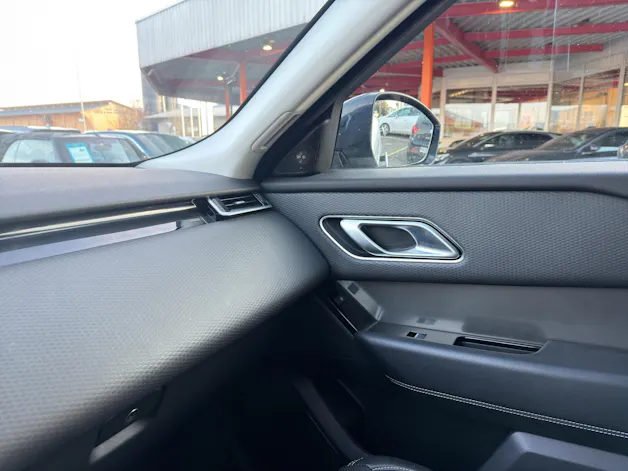 Land Rover Range Rover Velar 2.0 T R-Dynamic SE