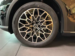 MERCEDES-BENZ GLC 300 4MATIC 85 kWh