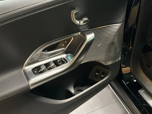MERCEDES-BENZ GLC 300 4MATIC 85 kWh
