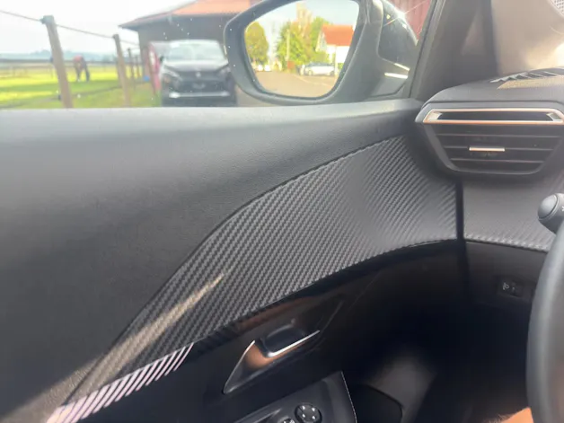 PEUGEOT 208 1.2 Hybrid Allure