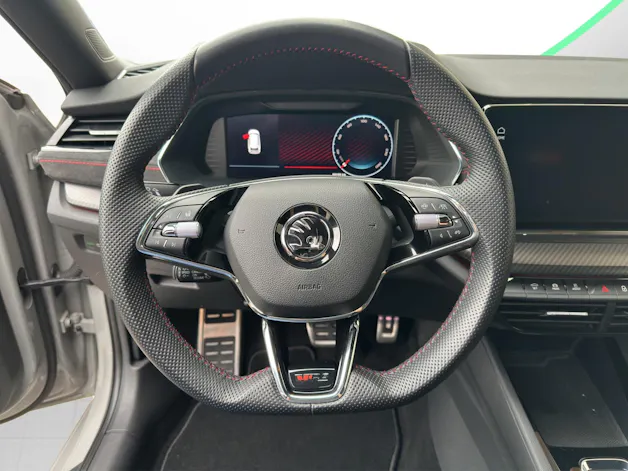 SKODA Octavia Combi 2.0 TSI DSG RS