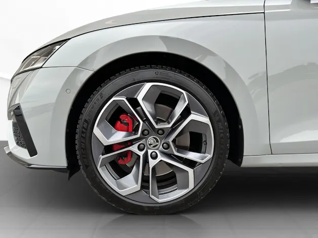 SKODA Octavia Combi 2.0 TSI DSG RS