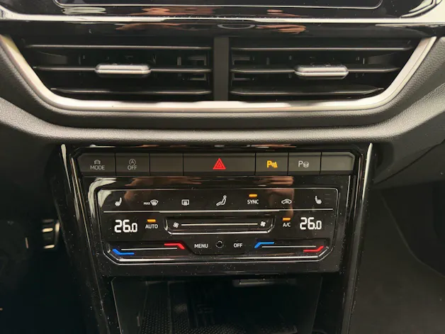 VW T-Roc R-LINE ***IQ DRIVE PAKET & ANHÄNGERKUPLUNG***