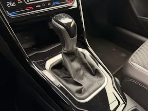 VW T-Roc R-LINE ***IQ DRIVE PAKET & ANHÄNGERKUPLUNG***