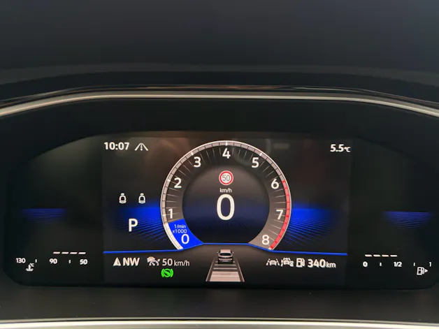 VW T-Roc R-LINE ***IQ DRIVE PAKET & ANHÄNGERKUPLUNG***