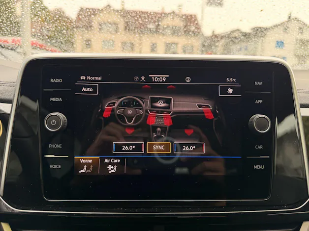 VW T-Roc R-LINE ***IQ DRIVE PAKET & ANHÄNGERKUPLUNG***