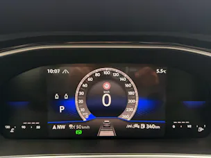 VW T-Roc R-LINE ***IQ DRIVE PAKET & ANHÄNGERKUPLUNG***