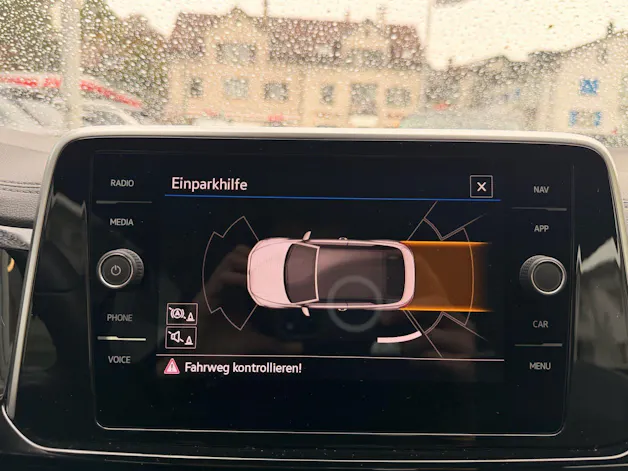 VW T-Roc R-LINE ***IQ DRIVE PAKET & ANHÄNGERKUPLUNG***