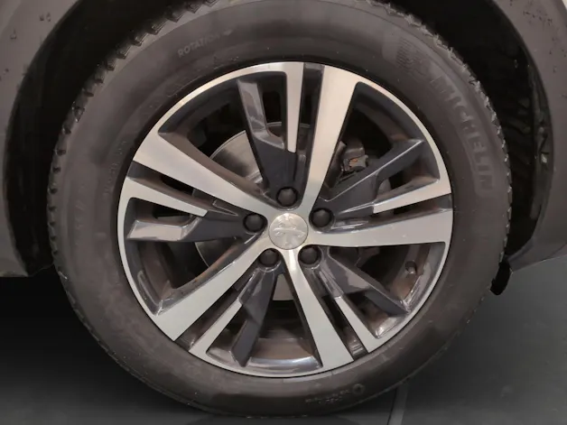 PEUGEOT 5008 1.2 Pure Tech Allure EAT8