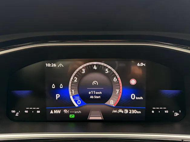 VW T-Roc R-LINE ***IQ DRIVE PAKET & ANHÄNGERKUPLUNG***
