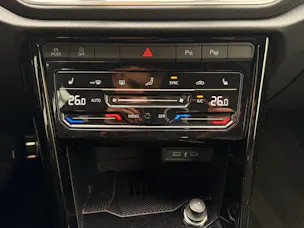 VW T-Roc R-LINE ***IQ DRIVE PAKET & ANHÄNGERKUPLUNG***
