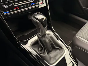 VW T-Roc R-LINE ***IQ DRIVE PAKET & ANHÄNGERKUPLUNG***