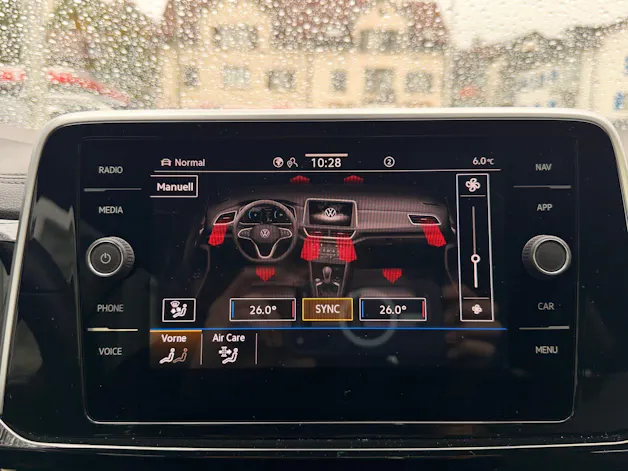 VW T-Roc R-LINE ***IQ DRIVE PAKET & ANHÄNGERKUPLUNG***