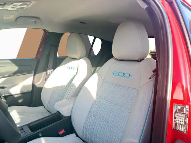 FIAT 600 1.2 Hybrid La Prima