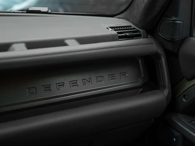 Land Rover Defender 110 635 V8 4.4 Octa AT8 *URBAN*