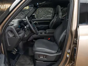 Land Rover Defender 110 635 V8 4.4 Octa AT8 *URBAN*Panorama*