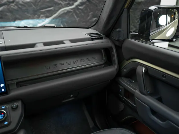 Land Rover Defender 110 635 V8 4.4 Octa AT8 *URBAN*