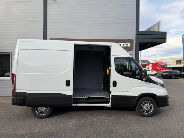 IVECO 35 S 16B A8 V 3520