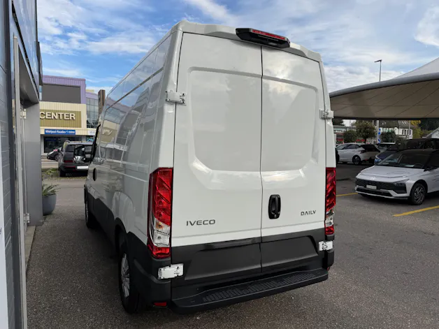 IVECO 35 S 16B A8 V 3520