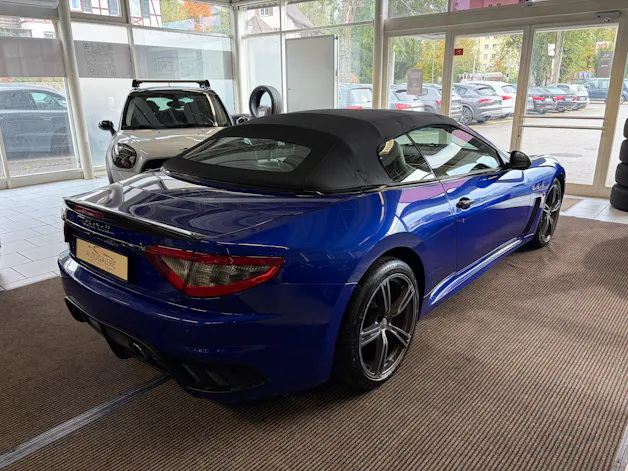 MASERATI GranCabrio MC Centennial Edition | CH Fahrzeug | Leder Weiss | CARBON | 100. Geburtstags von Maserati | LIMITIERT |