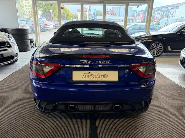 MASERATI GranCabrio MC Centennial Edition | CH Fahrzeug | Leder Weiss | CARBON | 100. Geburtstags von Maserati | LIMITIERT |