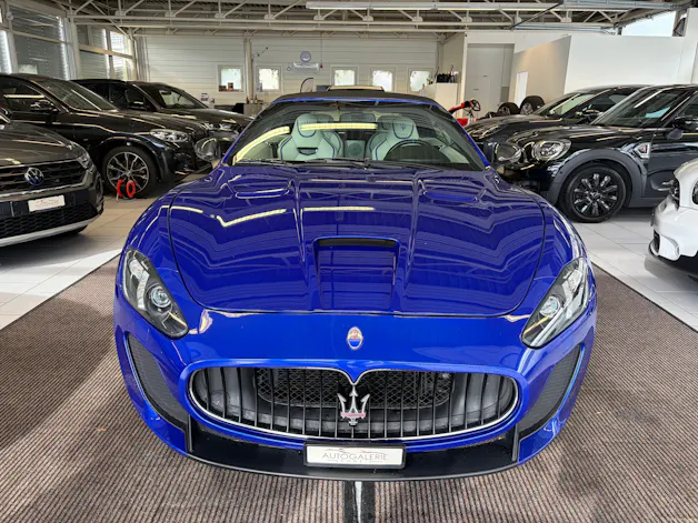 MASERATI GranCabrio MC Centennial Edition | CH Fahrzeug | Leder Weiss | CARBON | 100. Geburtstags von Maserati | LIMITIERT |