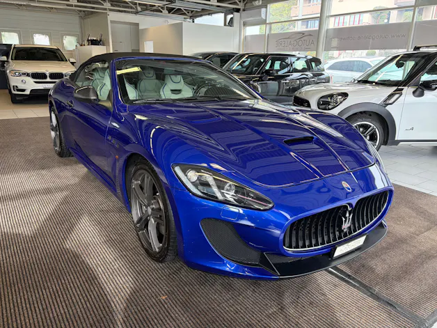 MASERATI GranCabrio MC Centennial Edition | CH Fahrzeug | Leder Weiss | CARBON | 100. Geburtstags von Maserati | LIMITIERT |