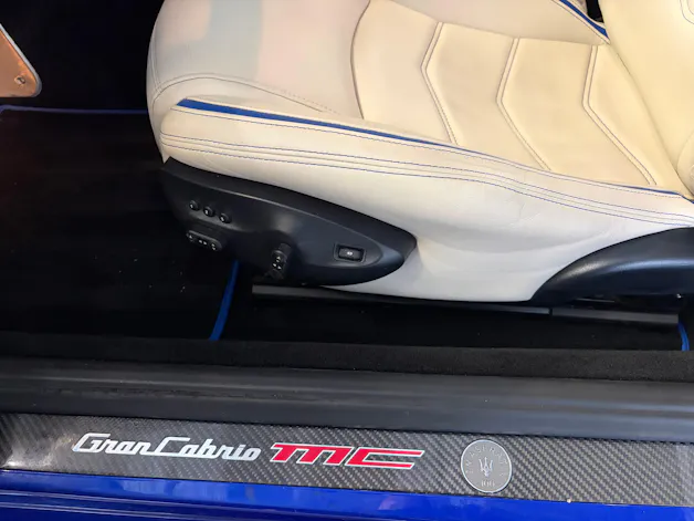 MASERATI GranCabrio MC Centennial Edition | CH Fahrzeug | Leder Weiss | CARBON | 100. Geburtstags von Maserati | LIMITIERT |