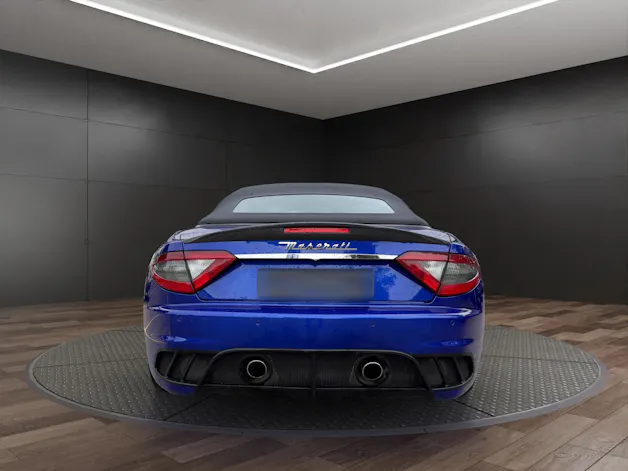 MASERATI GranCabrio MC Centennial Edition | CH Fahrzeug | Leder Weiss | CARBON | 100. Geburtstags von Maserati | LIMITIERT |