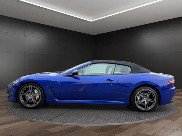 MASERATI GranCabrio MC Centennial Edition | CH Fahrzeug | Leder Weiss | CARBON | 100. Geburtstags von Maserati | LIMITIERT |