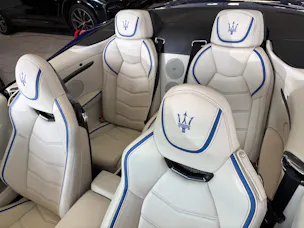 MASERATI GranCabrio MC Centennial Edition | CH Fahrzeug | Leder Weiss | CARBON | 100. Geburtstags von Maserati | LIMITIERT |
