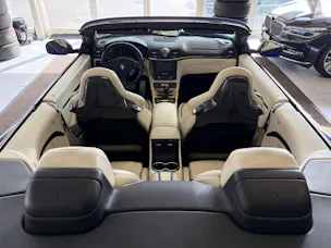 MASERATI GranCabrio MC Centennial Edition | CH Fahrzeug | Leder Weiss | CARBON | 100. Geburtstags von Maserati | LIMITIERT |