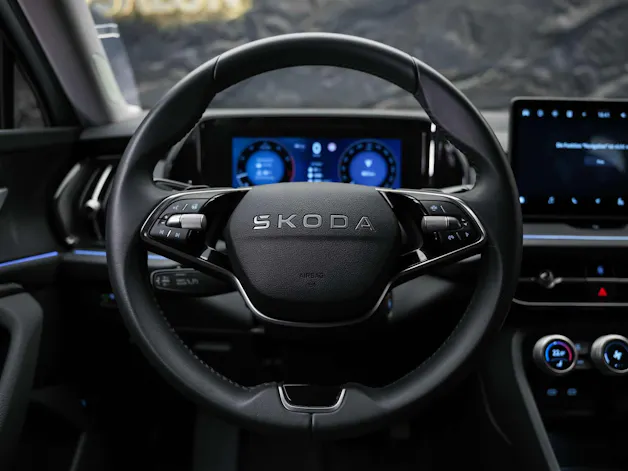 SKODA Kodiaq 1.5 TSI mHEV Selection *Facelift*Werksgarantie*7 Plätzer*