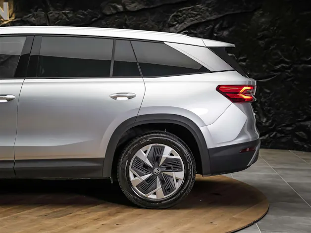 SKODA Kodiaq 1.5 TSI mHEV Selection *Facelift*Werksgarantie*7 Plätzer*