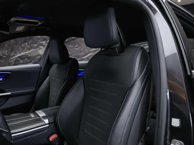 MERCEDES-BENZ C 300 AMG Line *Werksgarantie*20" Felgen*Ambientebeleuchtung*