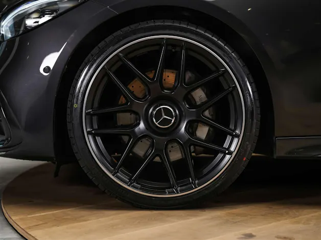 MERCEDES-BENZ C 300 AMG Line *Werksgarantie*20" Felgen*Ambientebeleuchtung*