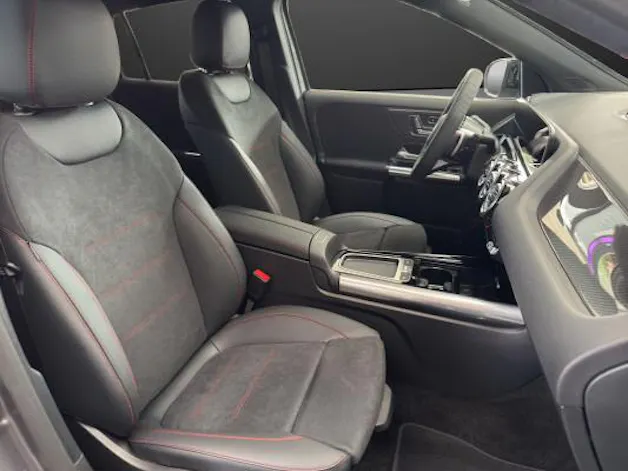 MERCEDES-BENZ GLA 200 Night Star 7G-D