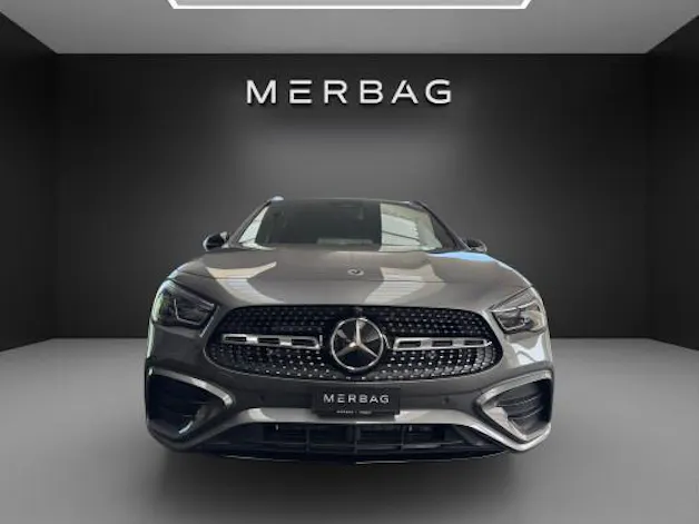 MERCEDES-BENZ GLA 200 Night Star 7G-D