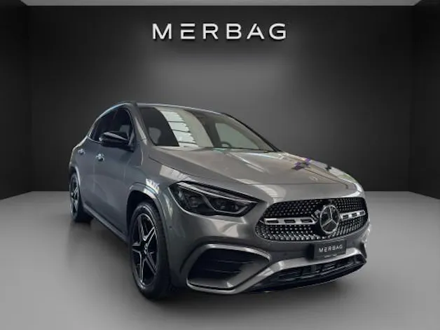 MERCEDES-BENZ GLA 200 Night Star 7G-D