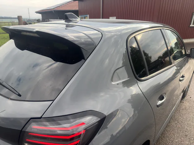 PEUGEOT 208 1.2 Hybrid Allure