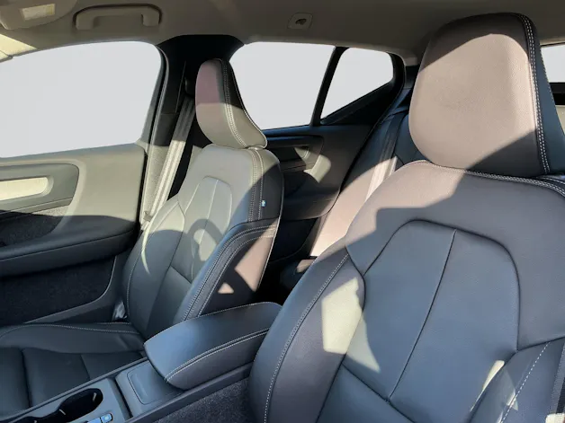 VOLVO XC40 B3 Benzin Mild Hybrid Xcite DCT