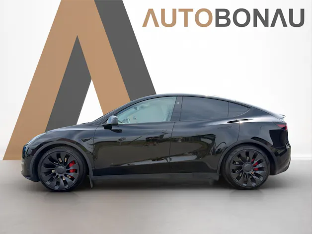 Tesla Model Y Performance D SOH 95.5% Weisses Interieur