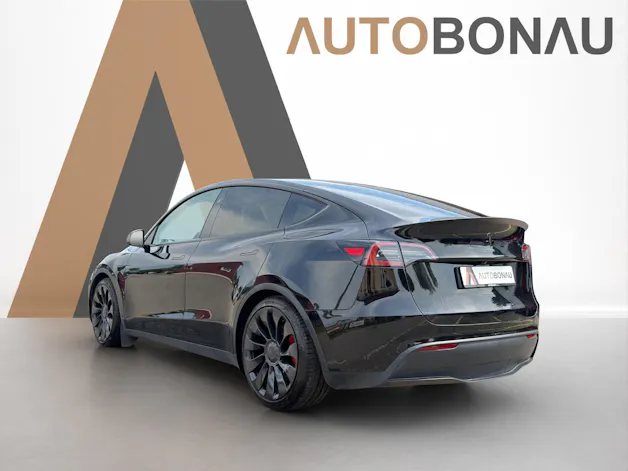 Tesla Model Y Performance D SOH 95.5% Weisses Interieur